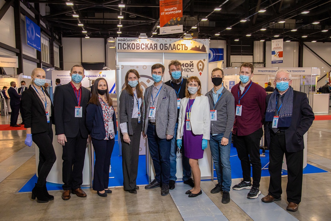 <p>Наше предприятие приняло участие в очередной выставке &quot;Российский Промышленник&quot; в составе коллективного стенда от Псковской области, организованного&nbsp;при финансировании регионального центра &quot;Мой бизнес&quot; и Фонда Поддержки Предпринимателей. Выставка прошла в выставочном комплексе &quot;ЭкспоФорум&quot; с 18 по 20 ноября. От ООО &quot;Псковский трансформаторный завод&quot; участие в выставке принял&nbsp;наш представитель в Санкт-Петербурге И.И.Малышев - директор ООО &quot;АКМЭ&quot;.</p>